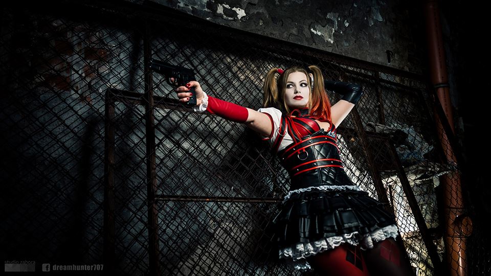 Arkham Knight Inspired Harley Quinn Cosplay Is Sexy And